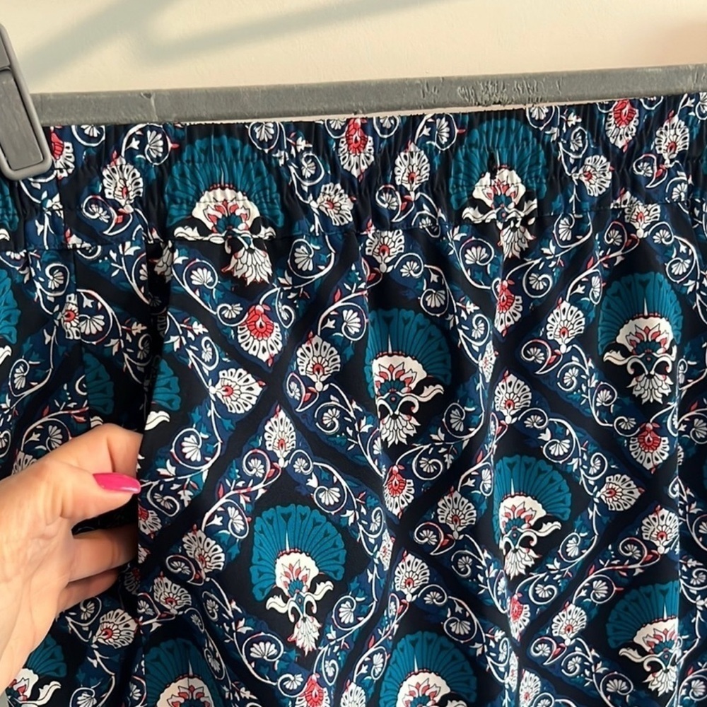 LOFT Navy Floral Pencil Skirt​ - Small - Picture 3 of 9